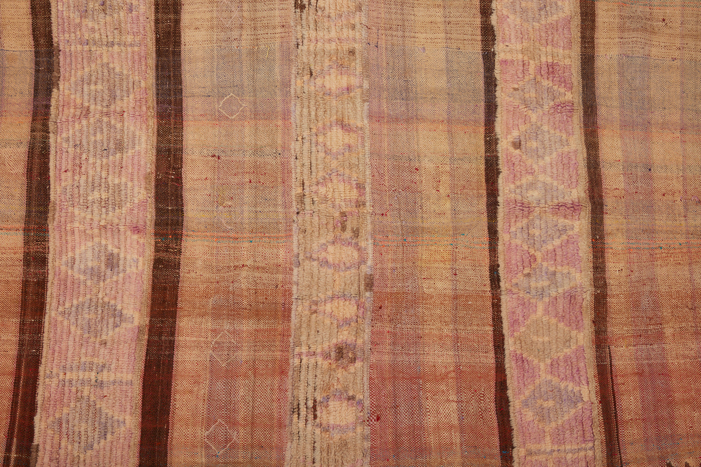 High Atlas Flat Pale Woven Carpet with Saw Tooth Pattern (4' 6" x 8')