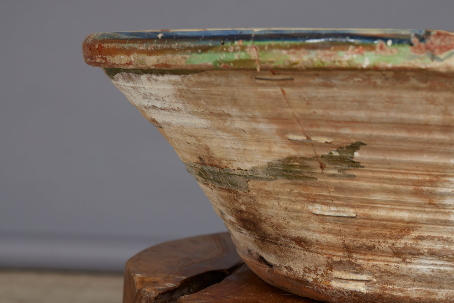Unusual 18th Cent. Spanish Lebrillo Bowl with a Blue and Cream Fiance Decoration