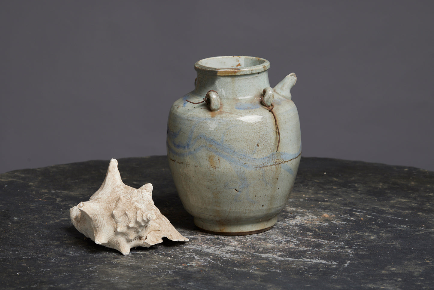 Ming Swatow Water Pot with a Beatiful Underglaz Decoration and a Simple Dragon Motif