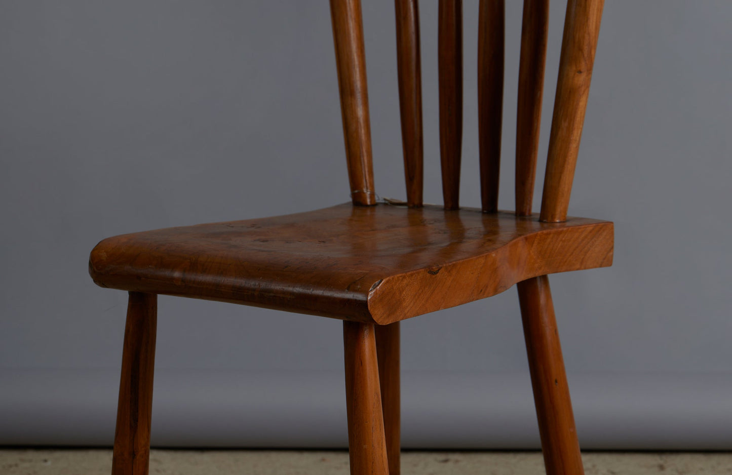 Primitive Plank Seat Spindled Back Dining Chair - detail