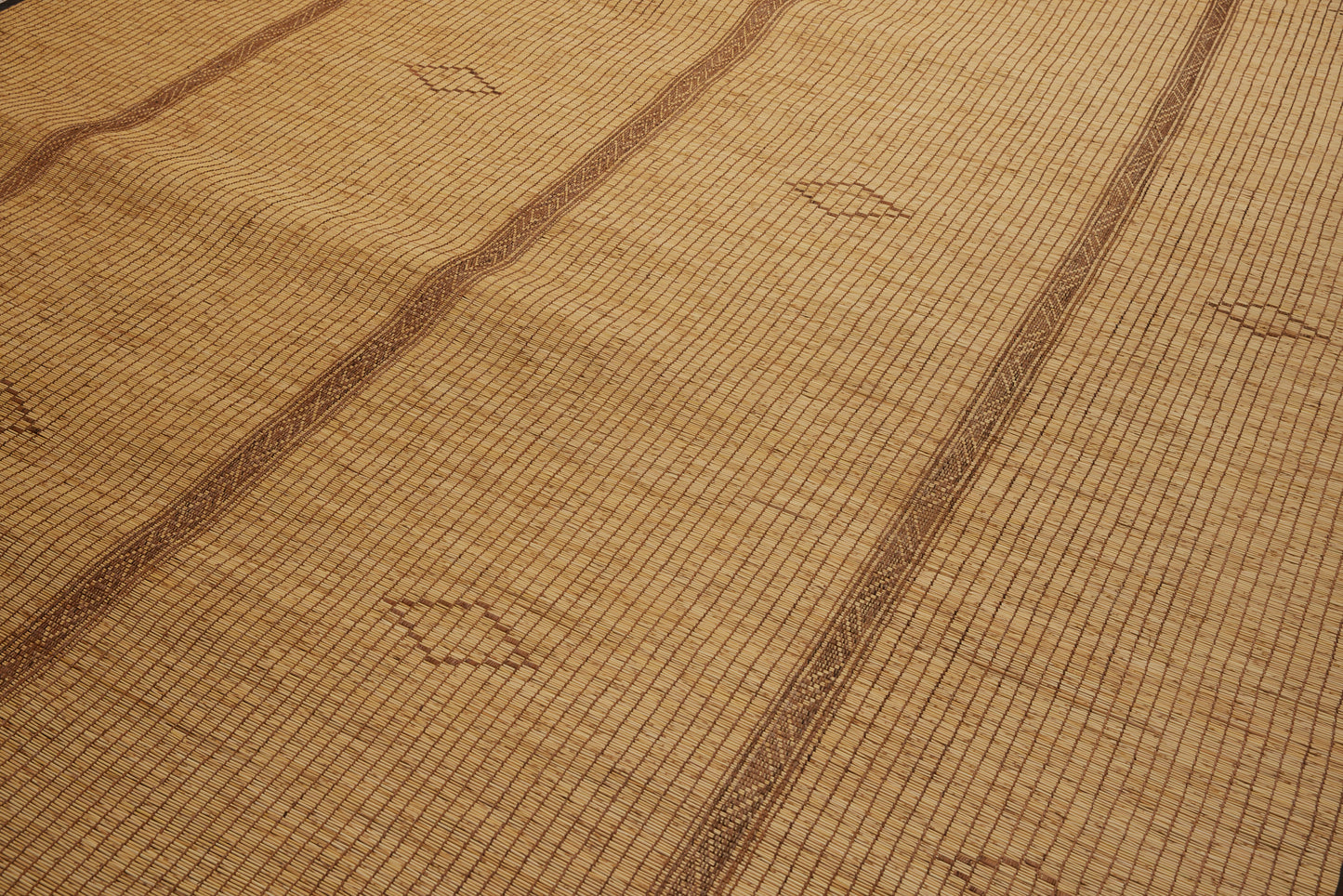 Triple Banded Blonde Tuareg with 4 Horizontal Bands & Open Diamonds (8'7" x 14'9")