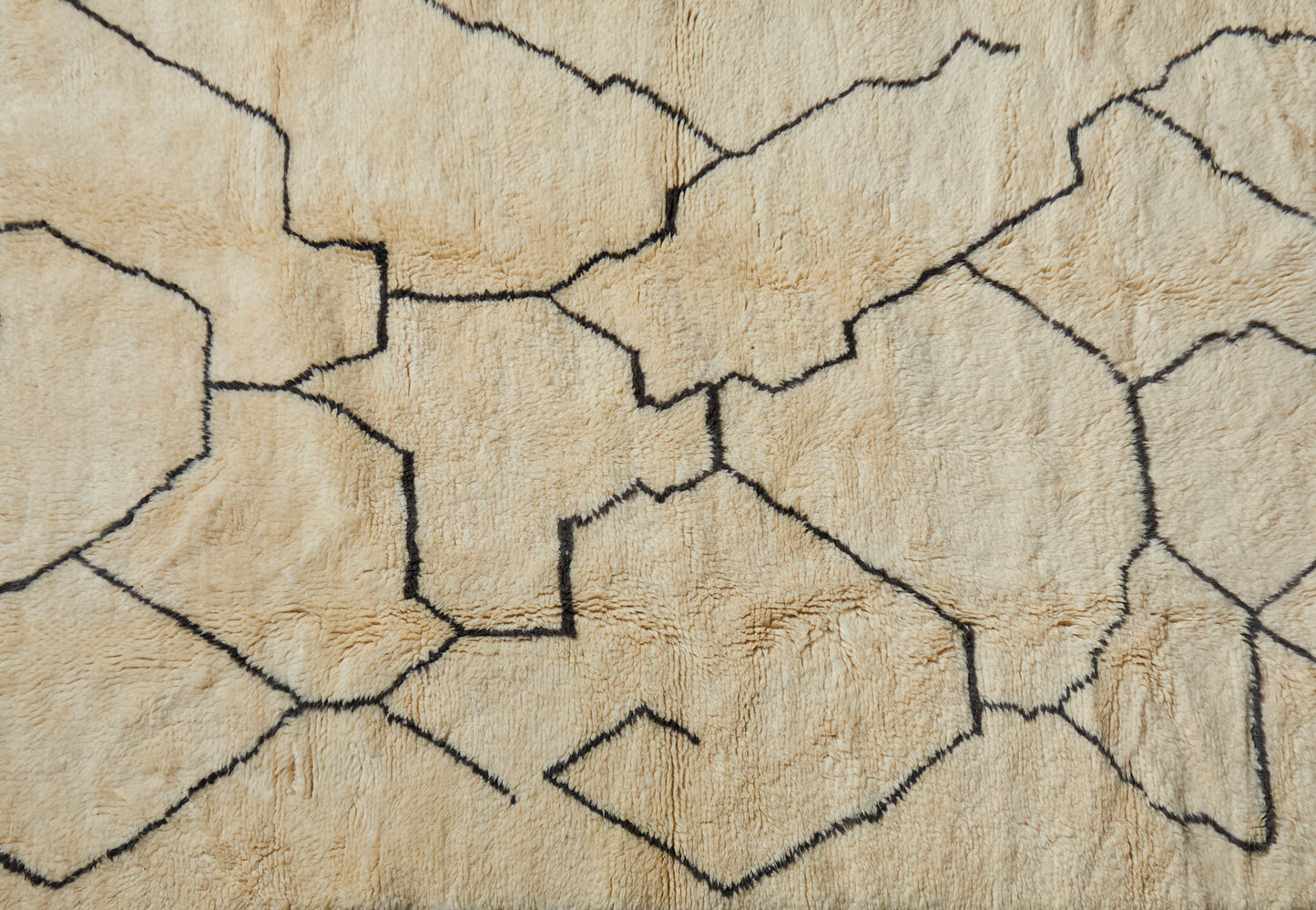 Black on Cream Abstract Beni Ourian ............................... (4' 10'' x 7' 2'')