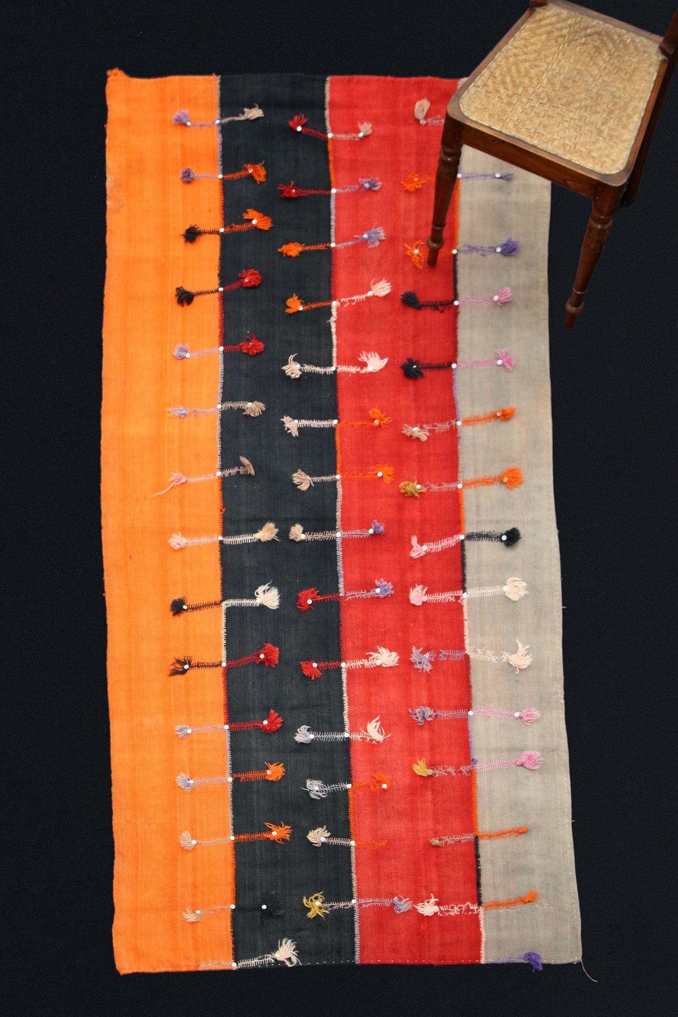 4 Band Sevas Perde In Orange, Black, Red And Grey With Decoration (3' 10" x 8' 8")