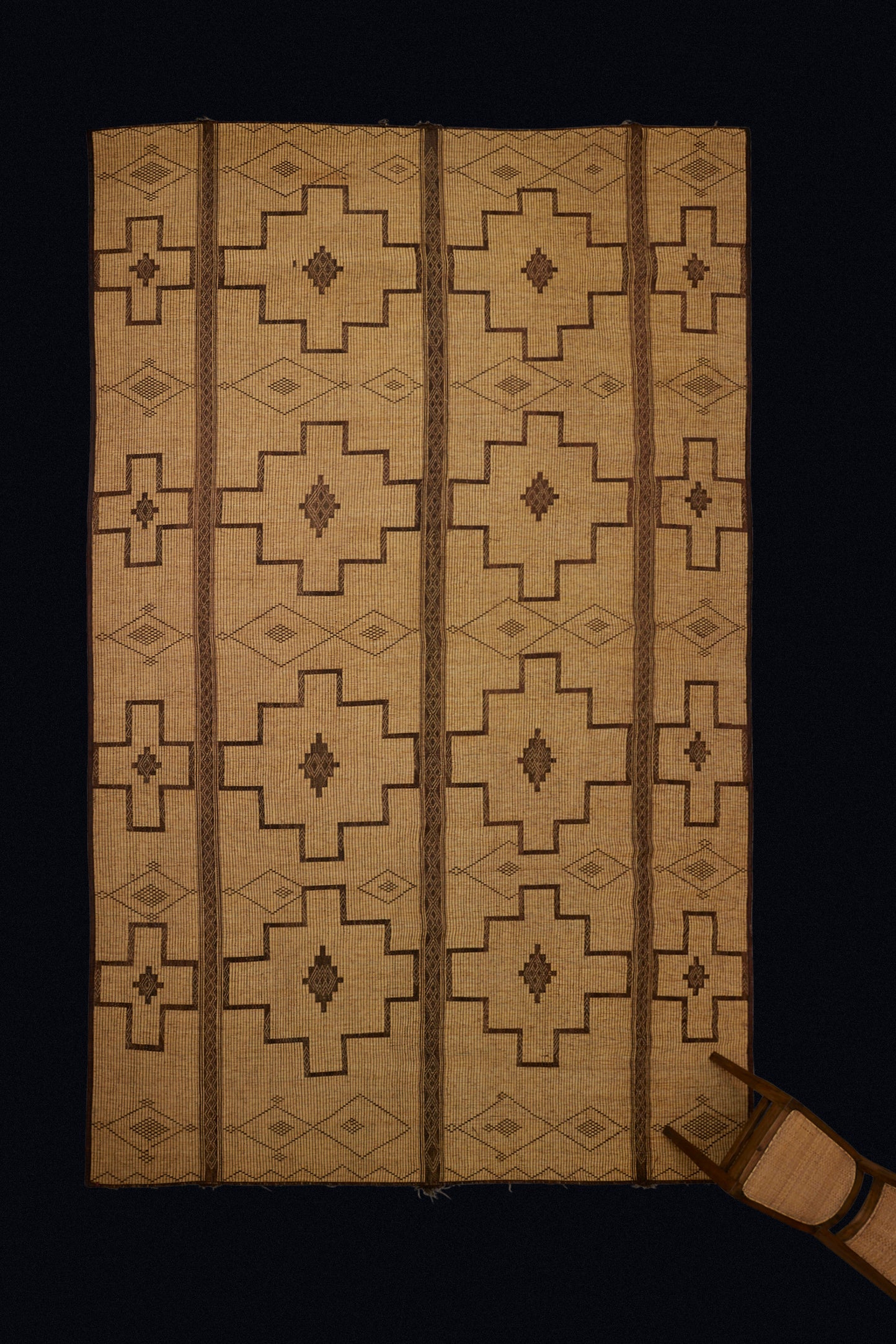 Large Light Colored Tuareg with a Large Central Stepped Diamond Pattern (9' 5" x 16' 8")