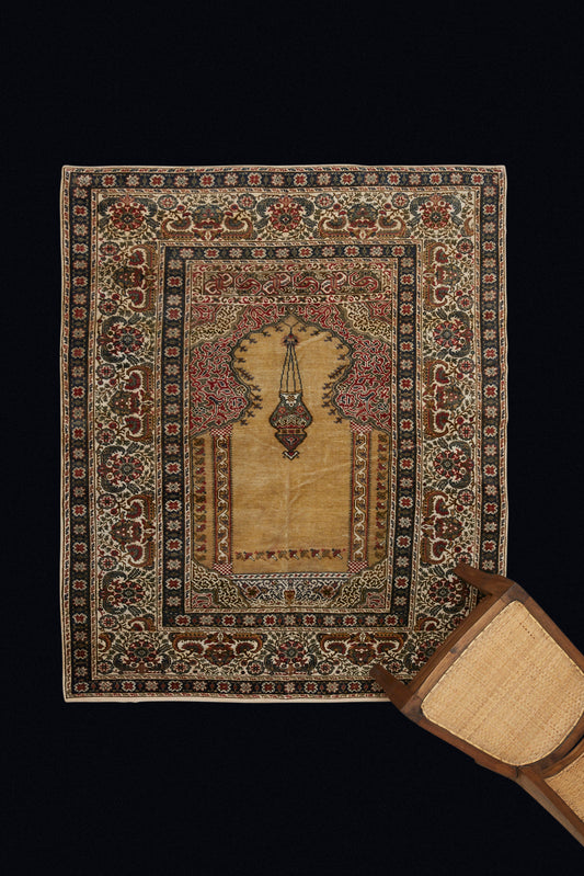 Bandirma* Carpet from the 1920s-1930s (4' 5" x 5'5")