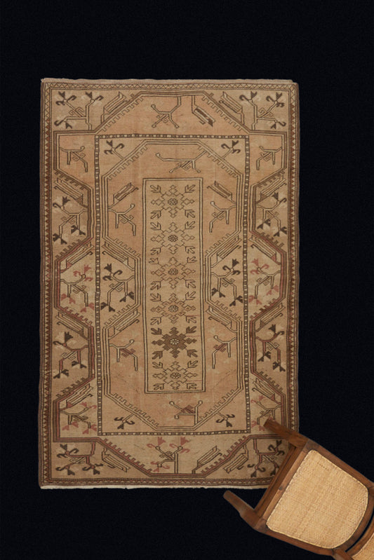 Milas Carpet (4' x 6' 5")