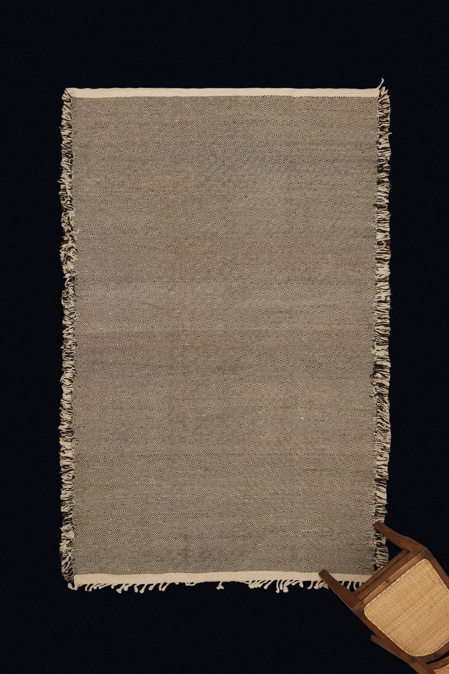 Charcoal and Cream Diamond Centered Zenefi Carpet (5'3" x 8' 9")