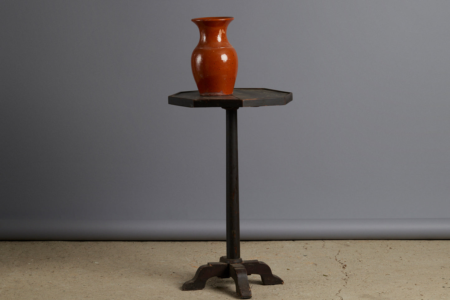 Small Italian Painted Octagonal Pine Side Table with a Four-Legged Shoe-Footed Base