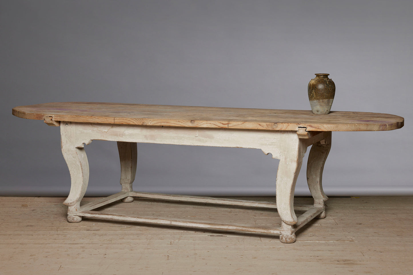 oval-top-table
