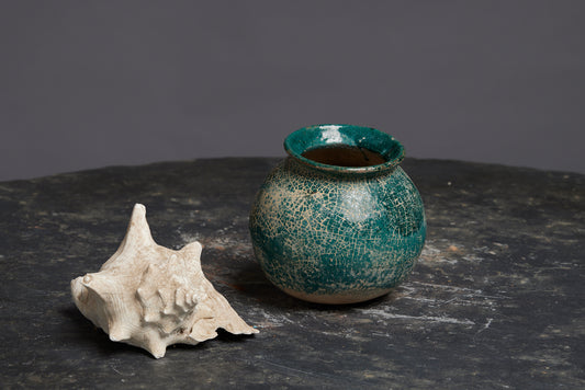 Small Pebble Shaped Pot