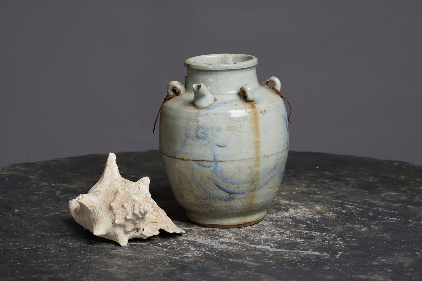 Ming Swatow Water Pot with a Beatiful Underglaz Decoration and a Simple Dragon Motif