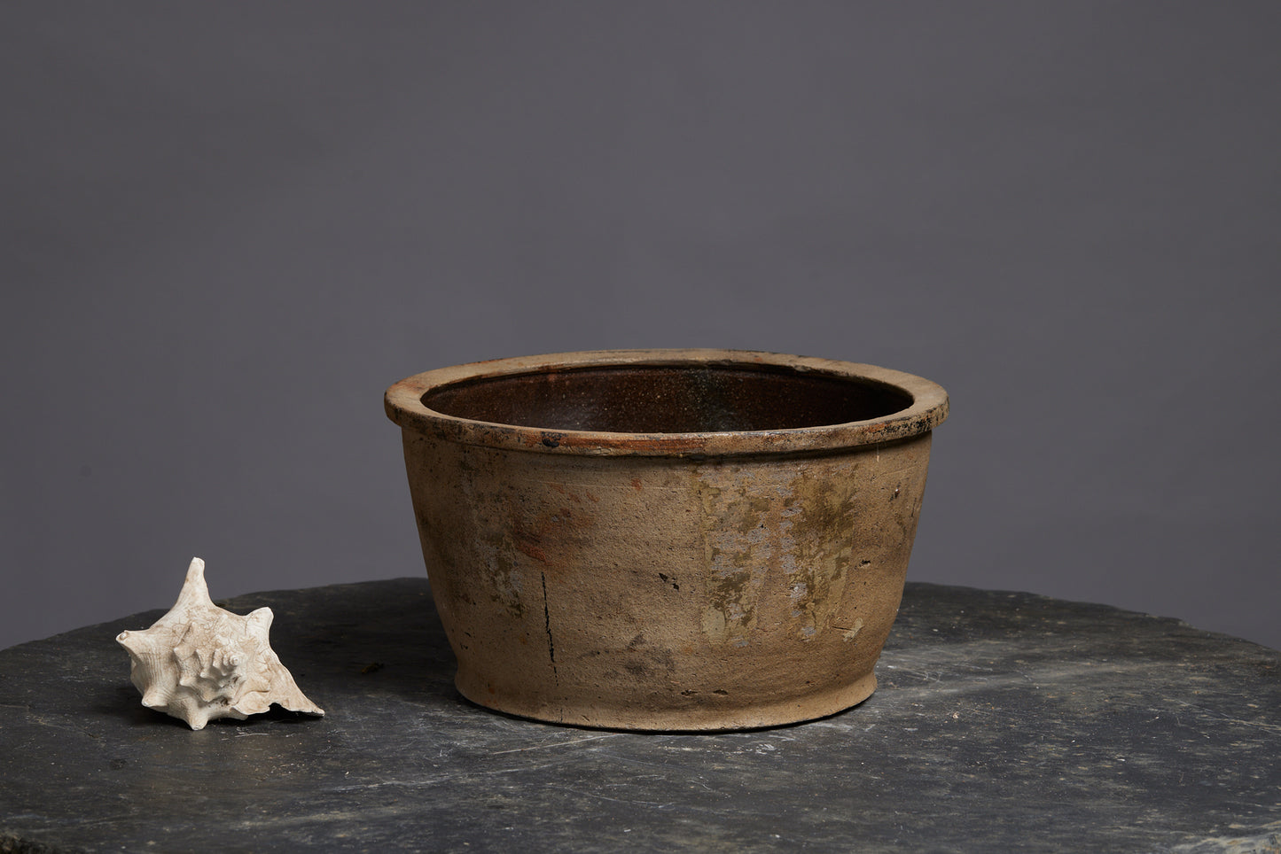 Sulewesi Deep Stone Bowl for the Production of Tofu