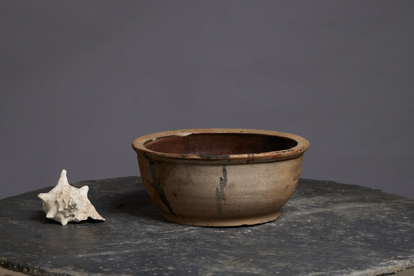 Sulewesi Deep Stone Bowl for the Production of Tofu