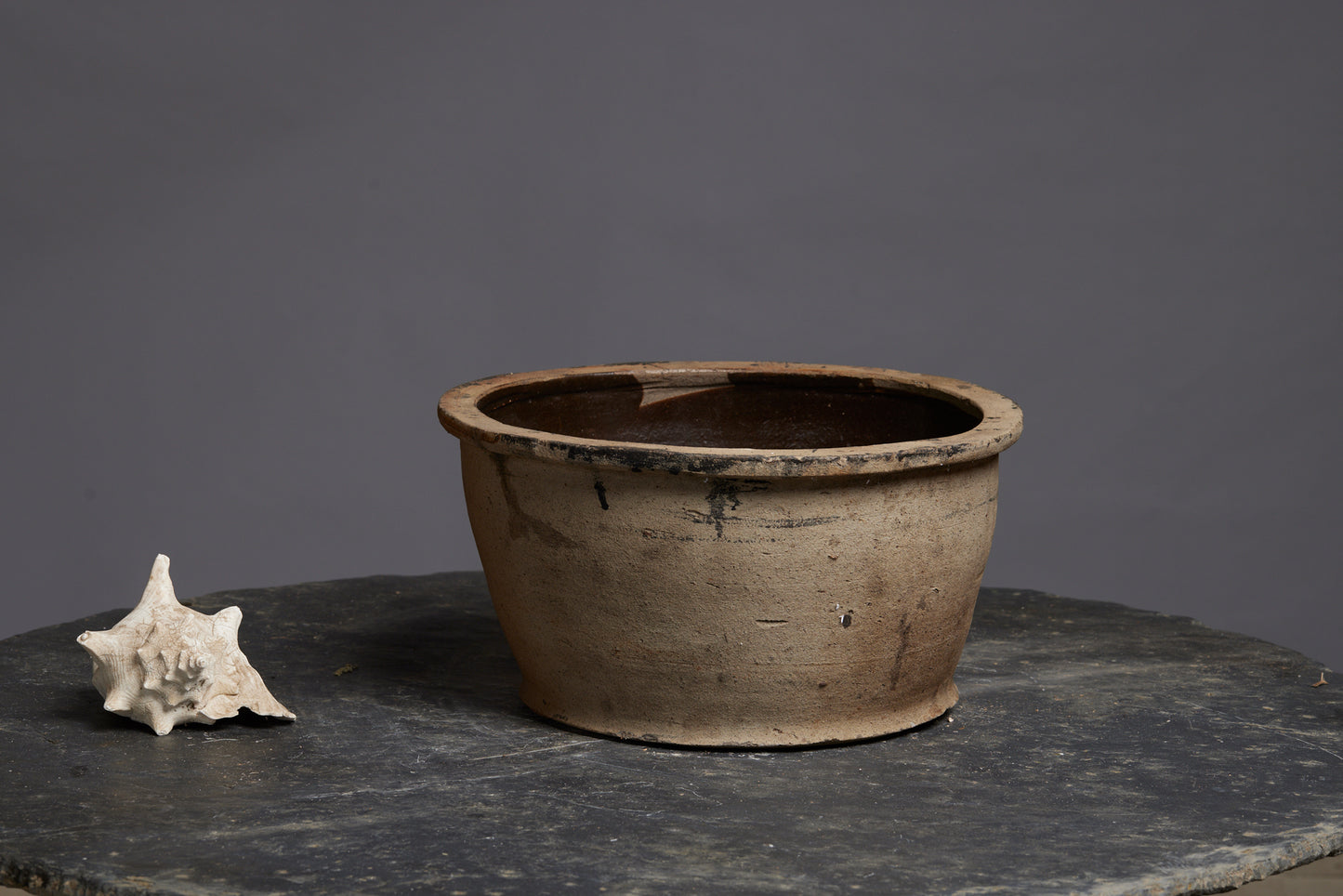 Sulewesi Deep Stone Bowl for the Production of Tofu