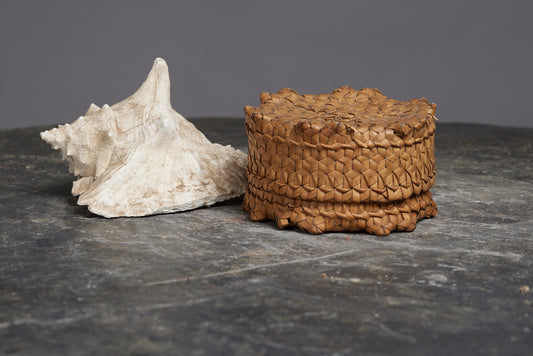 Round Shape Palm Woven Timor Basket with a Cover