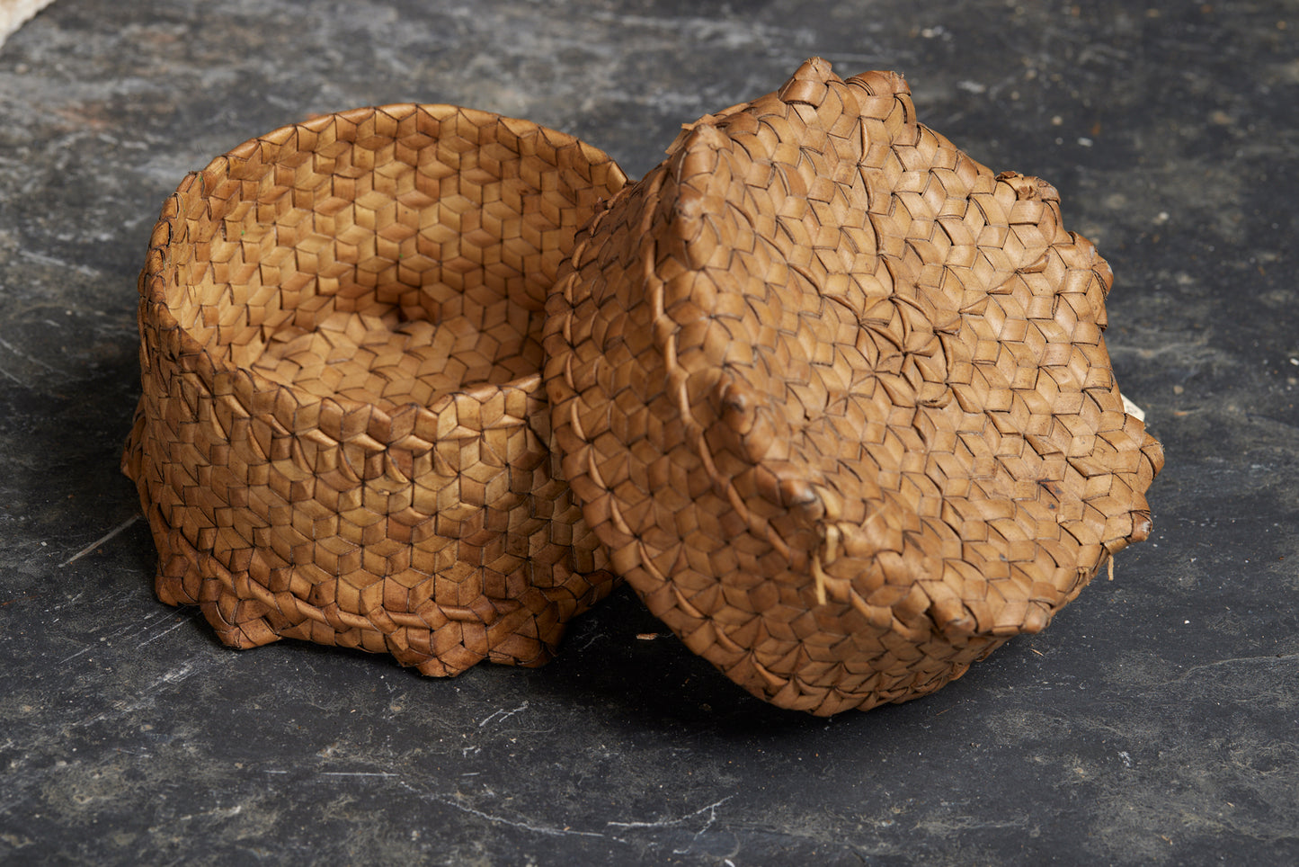 Round Shape Palm Woven Timor Basket with a Cover