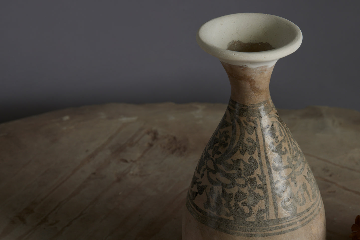 sukothai-vase