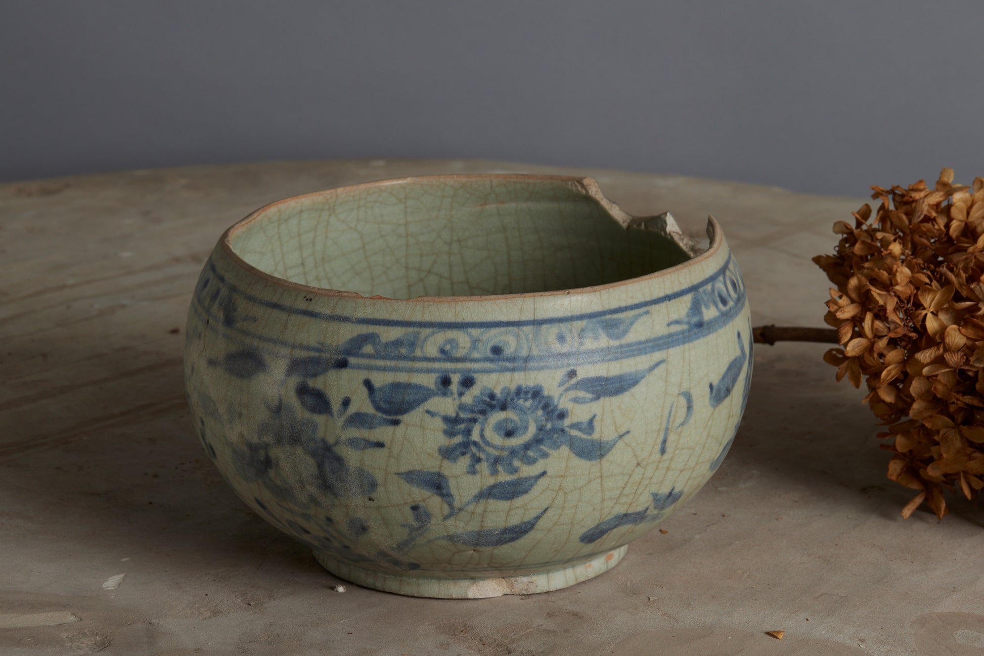 blue-and-white-bowl