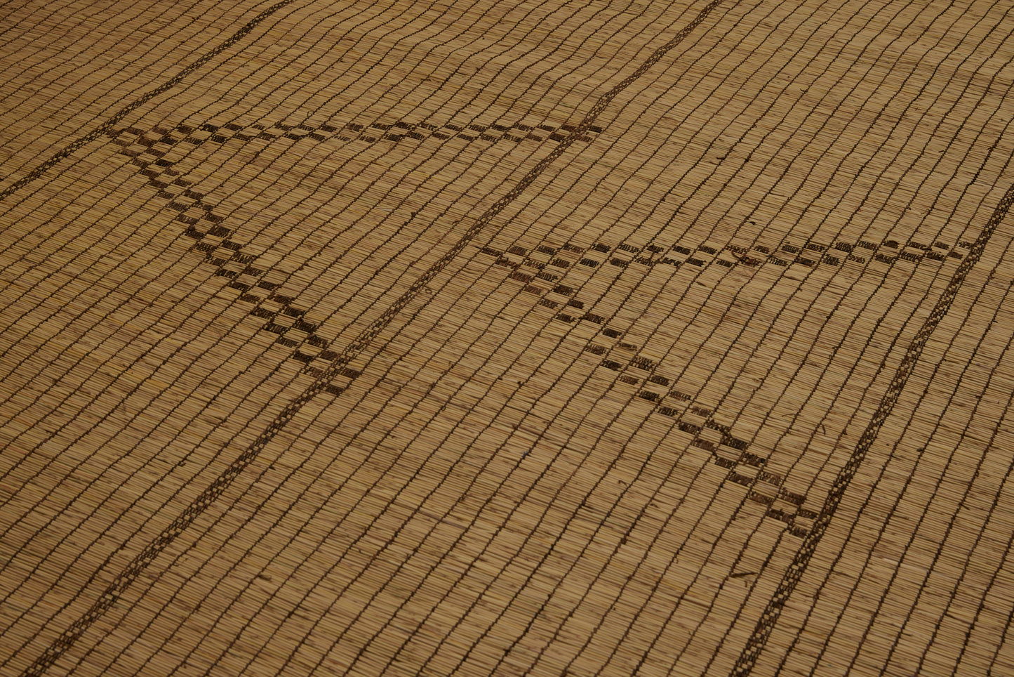 Medium Sized Light Coloured Tuareg with 4 Sets of V's ............... (7'x 12'6'')