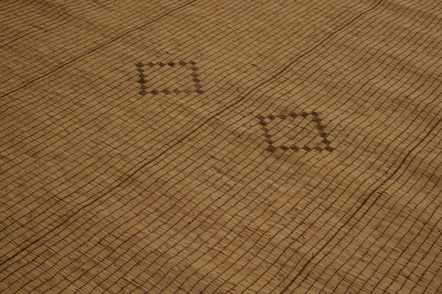 Light Coloured Medium Tuareg Comprising of 6 Stepped Diamonds ............... (6'8''x 15'6'')