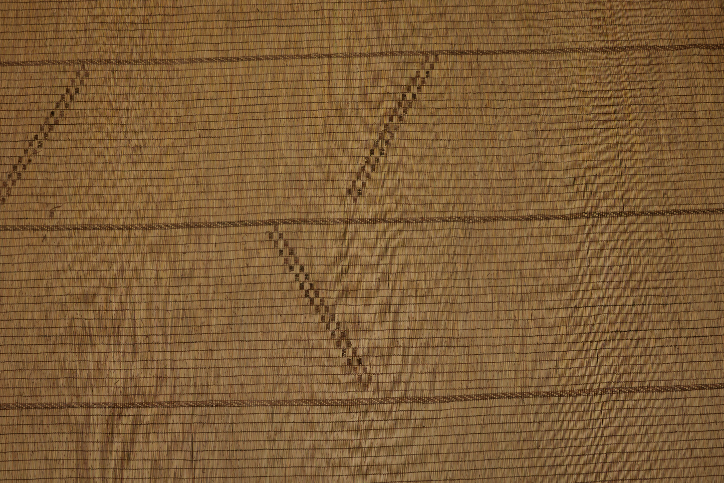 Light Coloured Medium Sized Simple Tuareg Carpet with Pin Stripping ............... (6'11''x 12'8'')