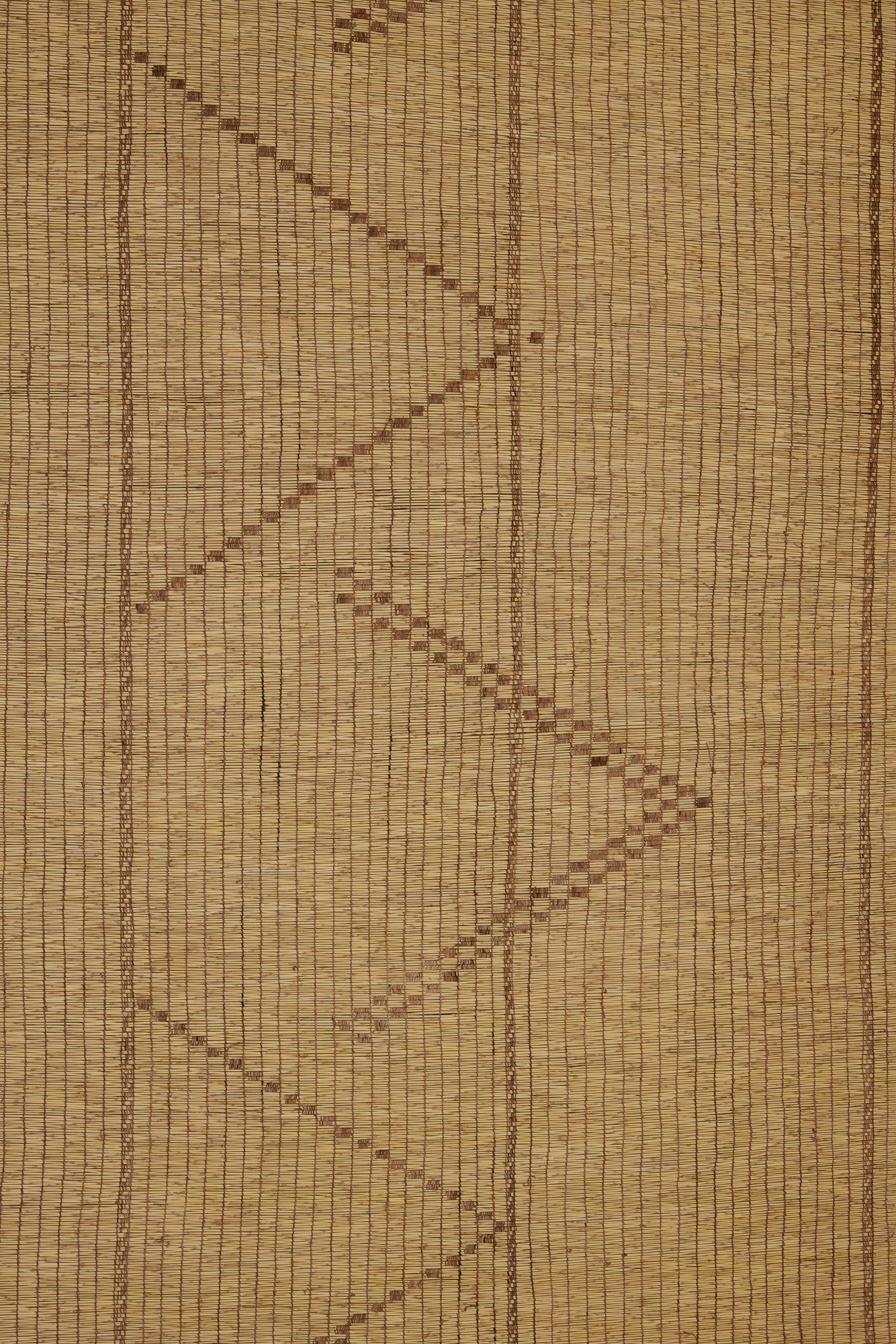 Medium Light Coloured Tuareg with 3 Bands Separating Floating Vs ............... (7'1''x 12'8'')