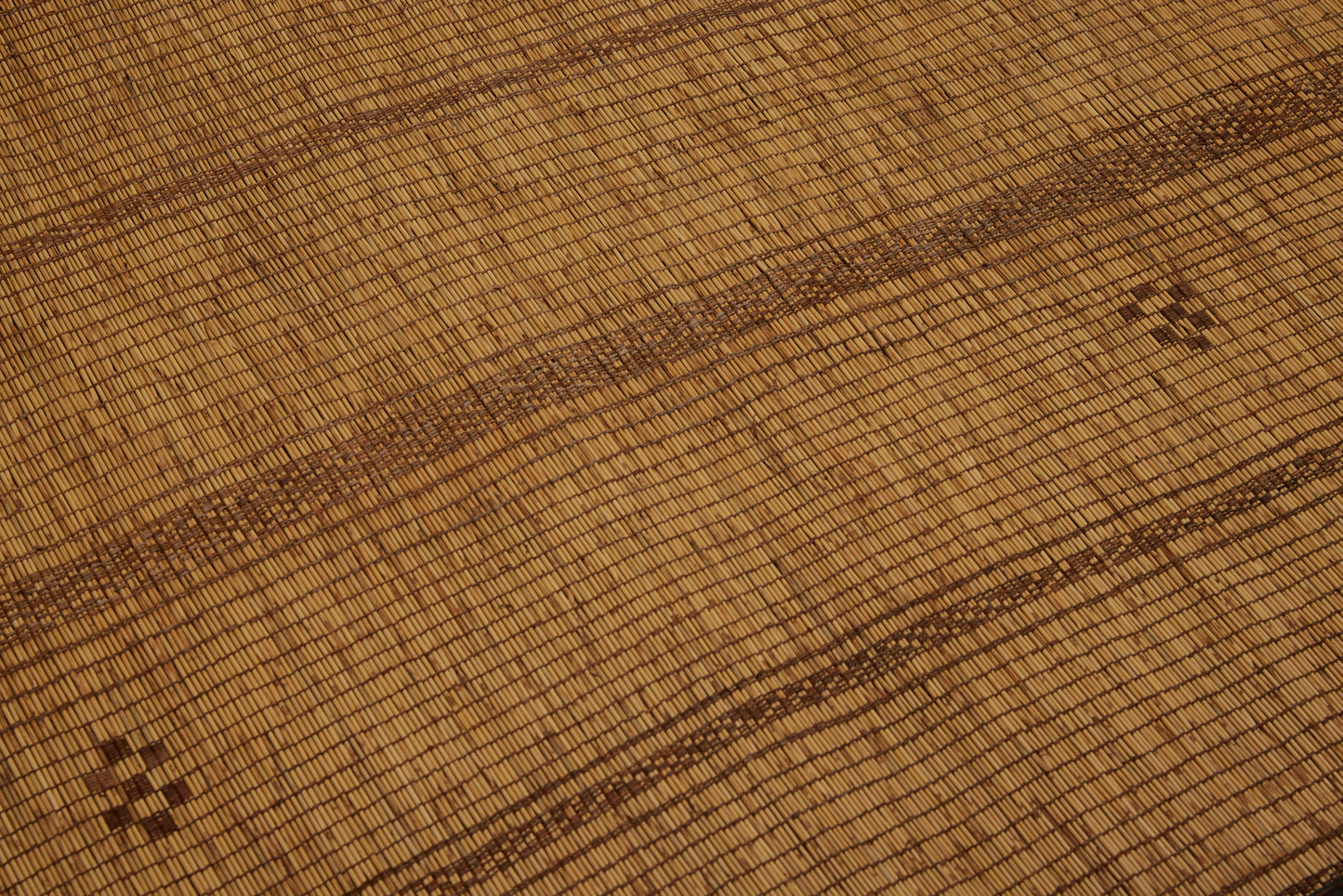 Small Tuareg Rug Fragment with Simple Patterned Stripes .............. (3'9''x 7'4'')