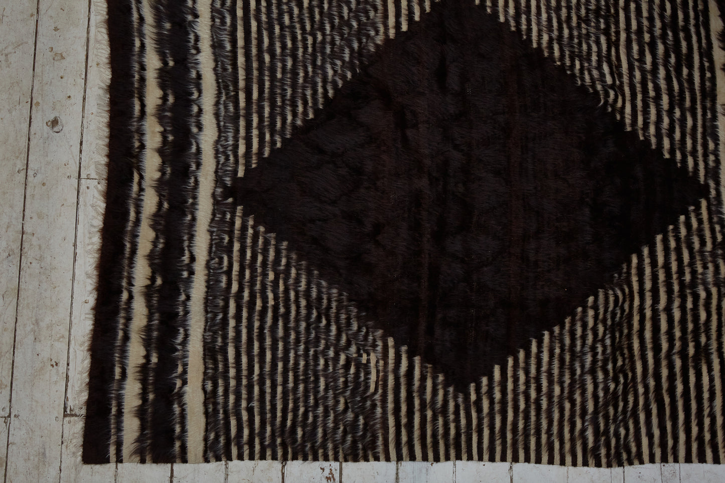 Zebra Serret Carpet ..... (4' 8'' x 6' 2'')
