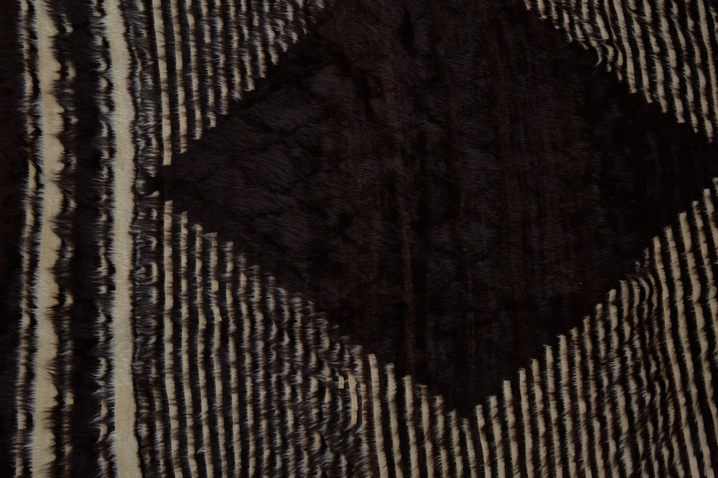 Zebra Serret Carpet ..... (4' 8'' x 6' 2'')