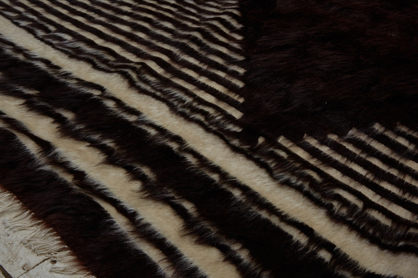 Zebra Serret Carpet ..... (4' 8'' x 6' 2'')