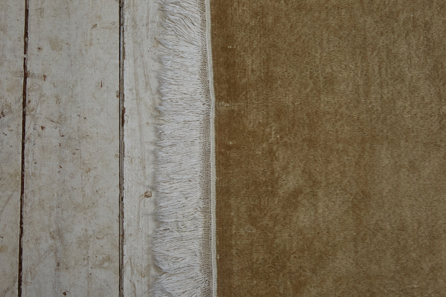 Mushroom Colored Small Sparta Carpet ........... (29'' x 5')