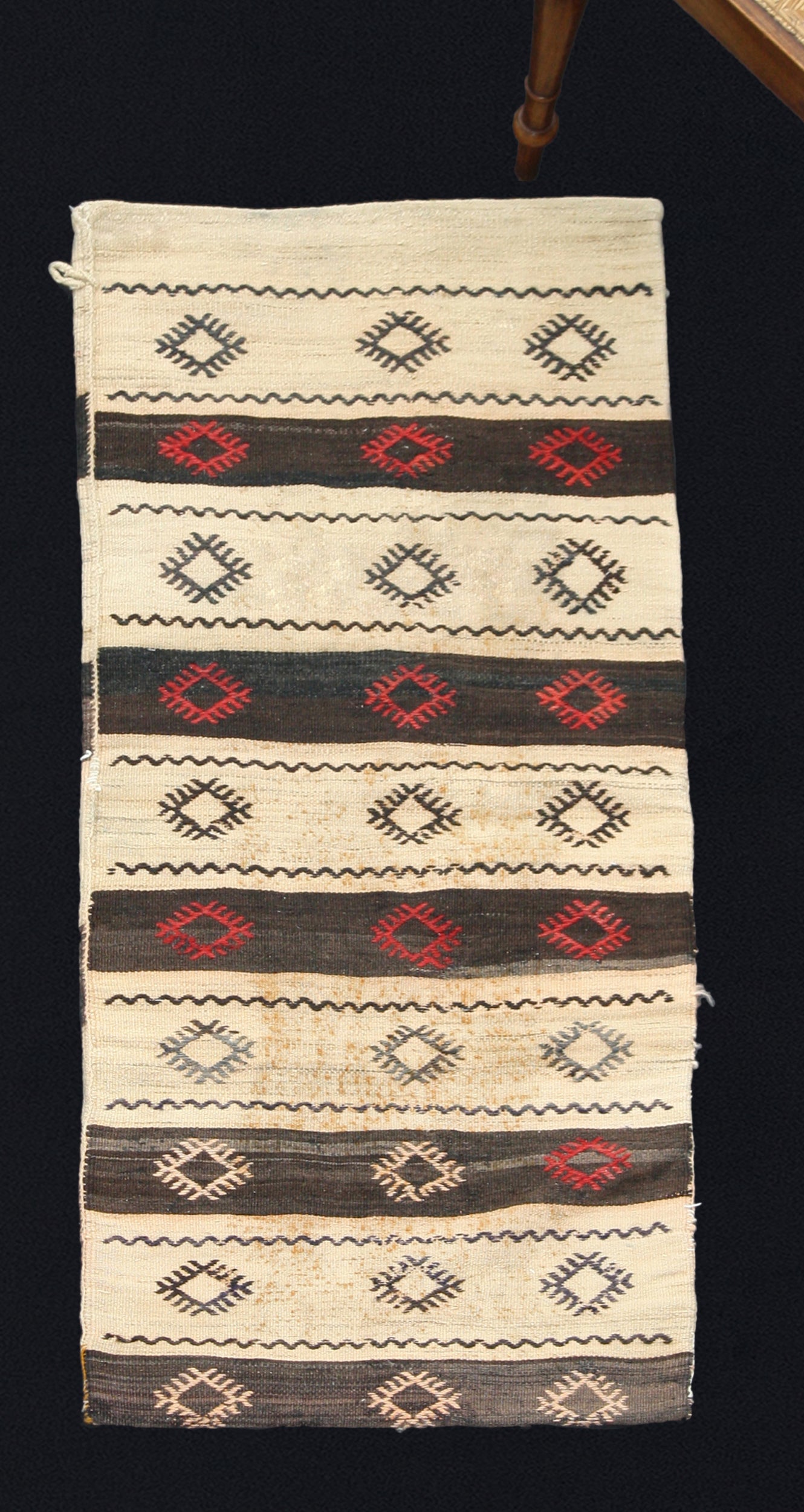 Closed Natural Bag With Black And Red Design (1' 11.5" x 4' 6")